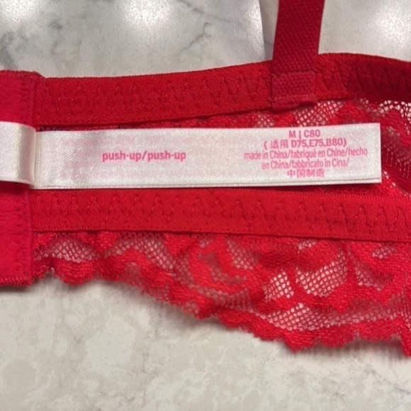 VS PINK Push-Up Red Bra - Size Medium - Picture 8 of 11